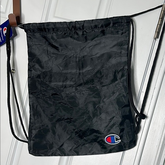 Champion Black Drawstring On the Go Bag with Logo NWT - Picture 4 of 10